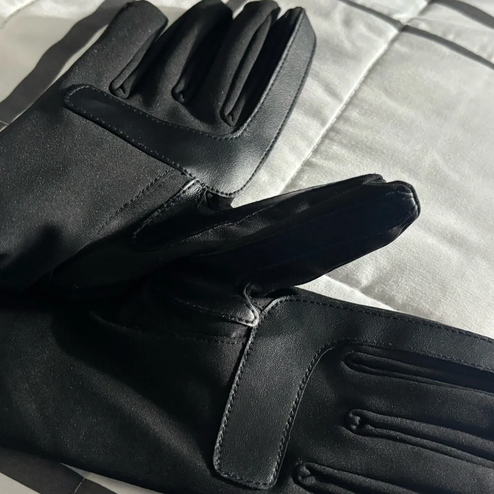 ISOTONER WMNS | BLK Spandex Cold Weather Stretch Gloves |  Fleece Lining | L/XL - Picture 8 of 10